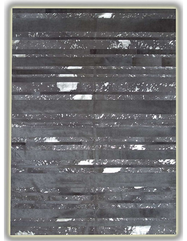 Tapis en gris et argent. Tapis de peau Norman taureau.